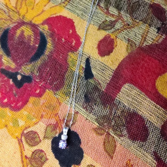 AVON 2005 Sterling Silver Amethyst w CZ accents Pendant And Necklace With Box - Picture 6 of 10